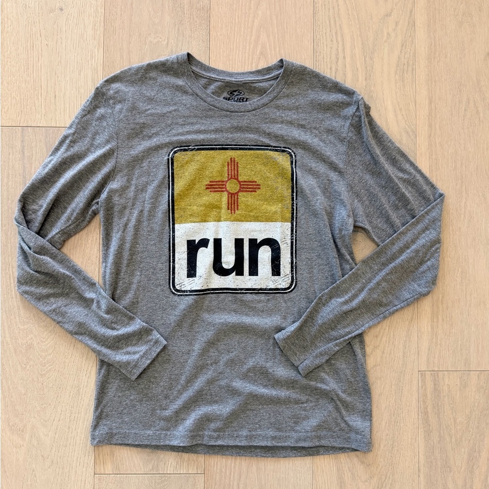 Gray Long Sleeve New Mexico 'Run' Graphic Tee
